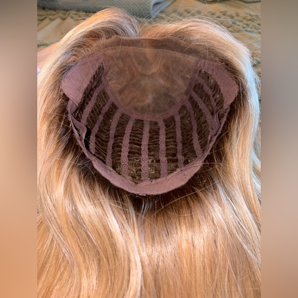 Tressalure California Beach waves- rooted platinum golden blonde - Picture 9 of 13